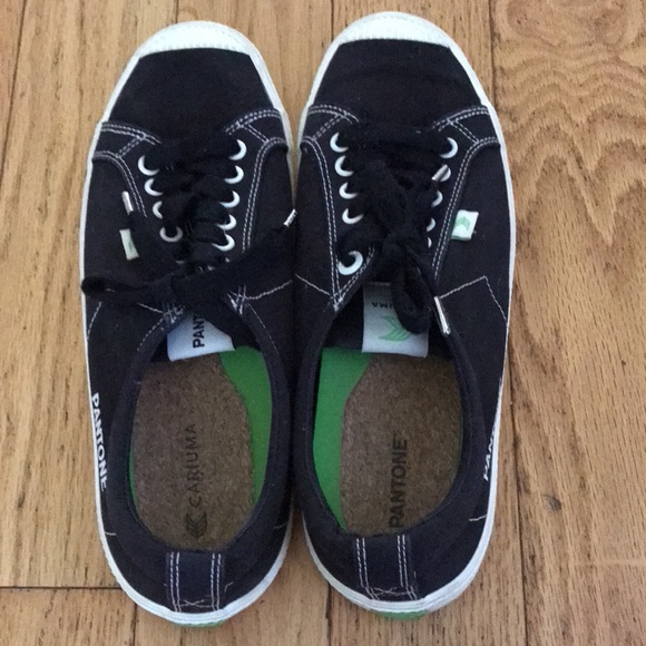 Pantone Cariuma Shoes - Picture 2 of 10